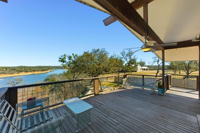 729 Nomad DR, Spicewood, TX 78669