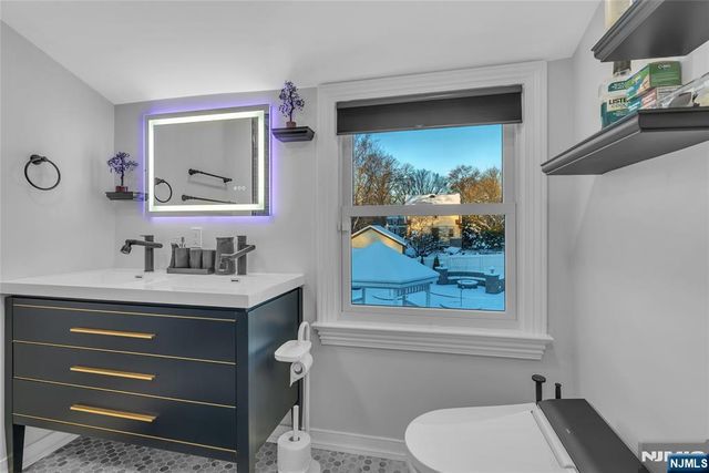 33 Highland Avenue, Maplewood, NJ 07040