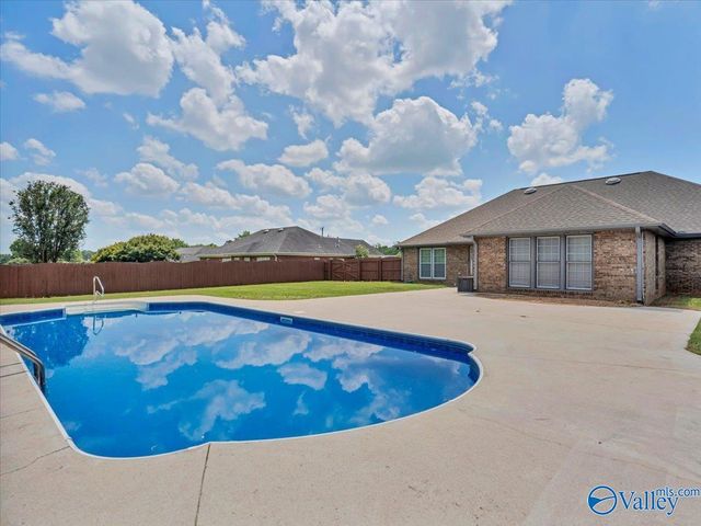 229 Williston Drive, Huntsville, AL 35806