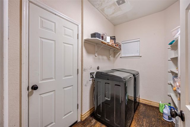 10502 Raven Crossing Lane, Houston, TX 77089