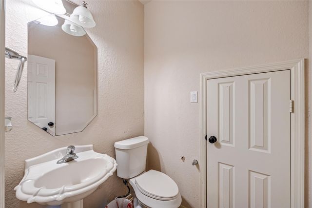 10502 Raven Crossing Lane, Houston, TX 77089