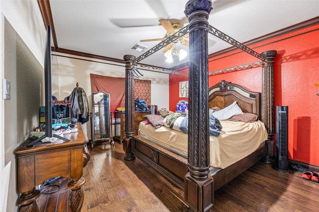 10502 Raven Crossing Lane, Houston, TX 77089