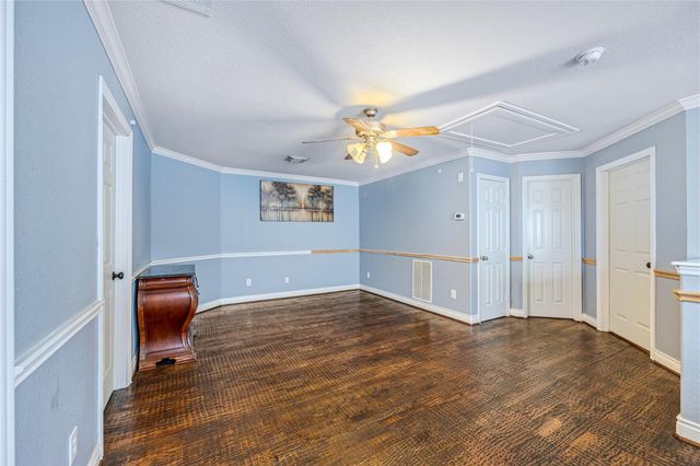 10502 Raven Crossing Lane, Houston, TX 77089