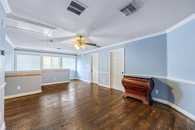 10502 Raven Crossing Lane, Houston, TX 77089