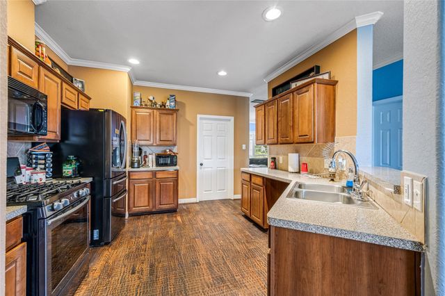 10502 Raven Crossing Lane, Houston, TX 77089