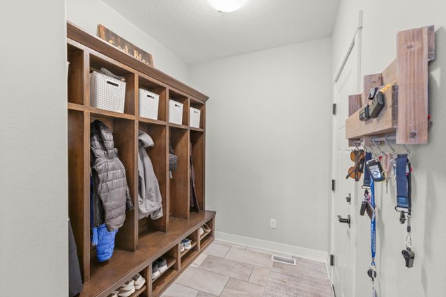 303 Aspen Drive NE, Bondurant, IA 50035