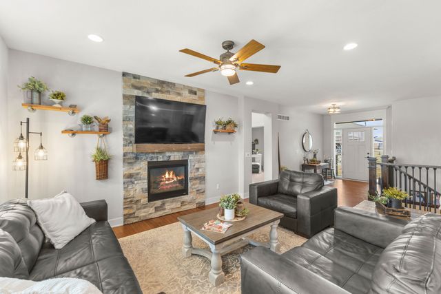 303 Aspen Drive NE, Bondurant, IA 50035