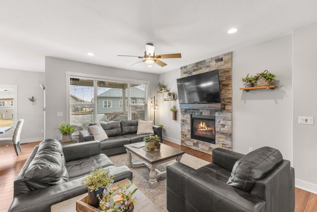 303 Aspen Drive NE, Bondurant, IA 50035