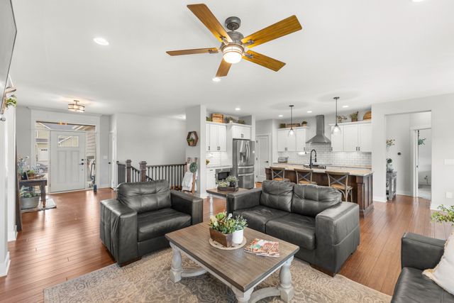 303 Aspen Drive NE, Bondurant, IA 50035