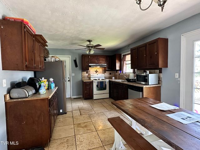 210 Morningside Drive, Rogersville, TN 37857