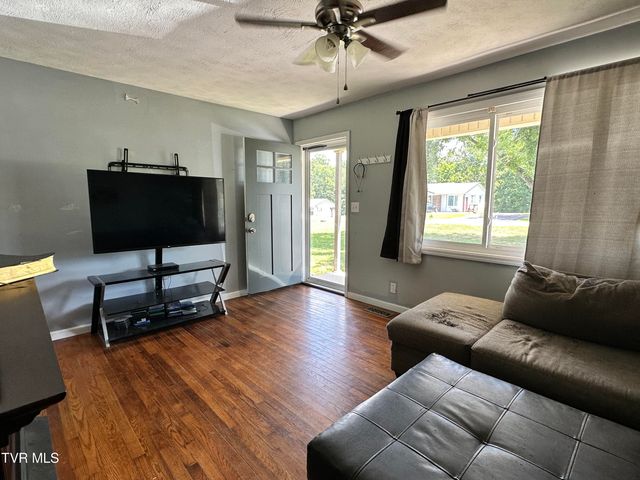 210 Morningside Drive, Rogersville, TN 37857
