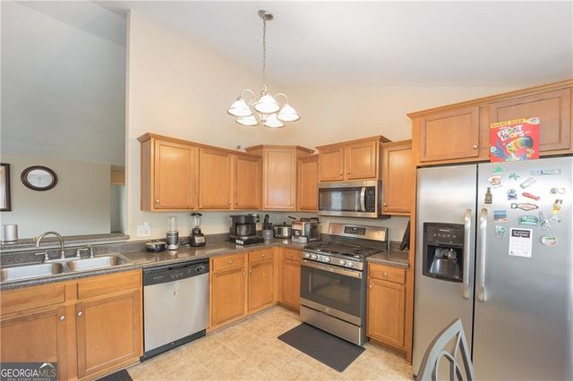 1066 Mcduffie Circle, Douglasville, GA 30134