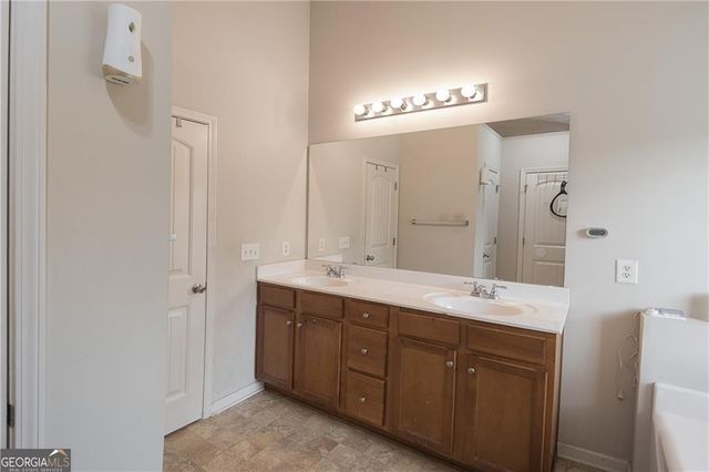 1066 Mcduffie Circle, Douglasville, GA 30134