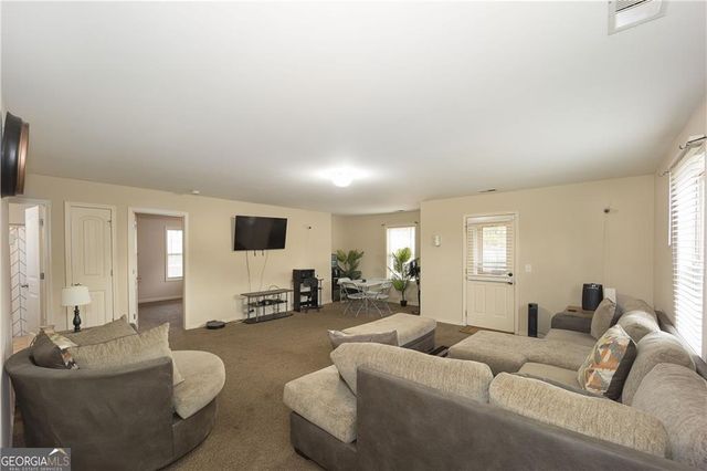 1066 Mcduffie Circle, Douglasville, GA 30134