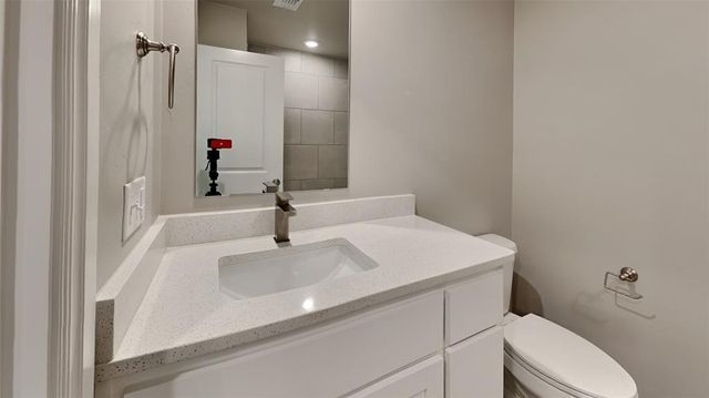 9004 NW 127th Terrace, Yukon, OK 73099