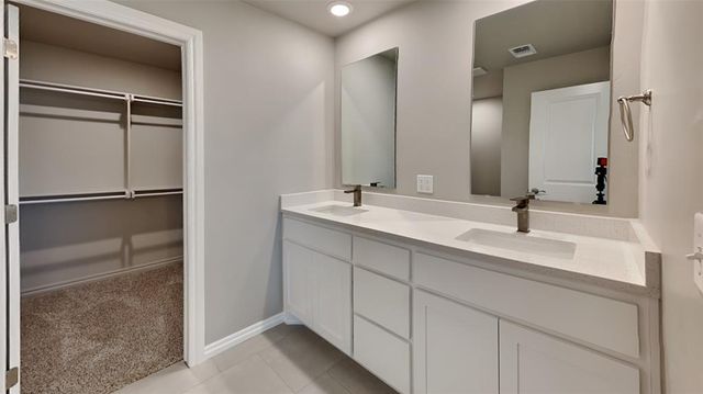 9004 NW 127th Terrace, Yukon, OK 73099