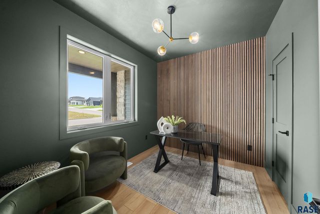 7300 E Misty Knoll Cir Circle, Sioux Falls, SD 57110