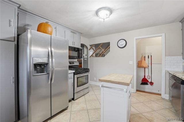 3 Lombardy Street, Lancaster, NY 14086