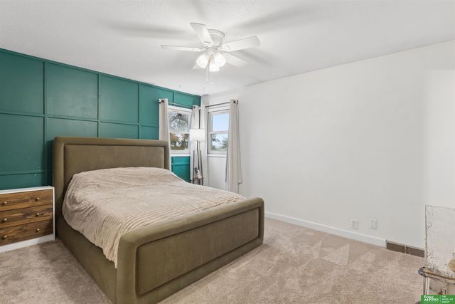 1329 S 162nd Avenue, Omaha, NE 68130