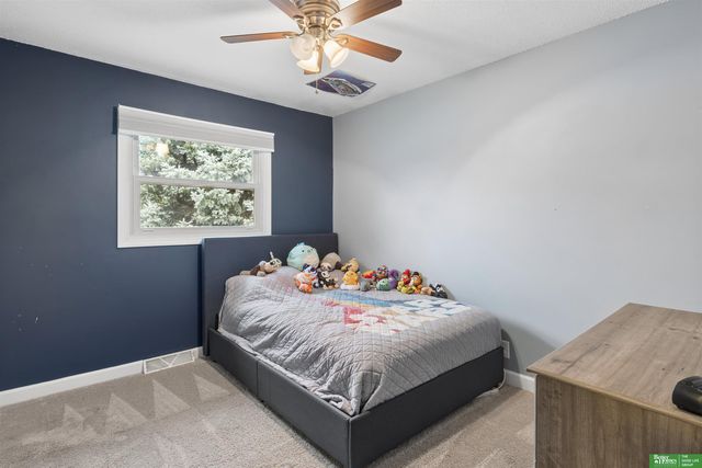 1329 S 162nd Avenue, Omaha, NE 68130