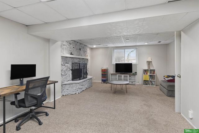 1329 S 162nd Avenue, Omaha, NE 68130