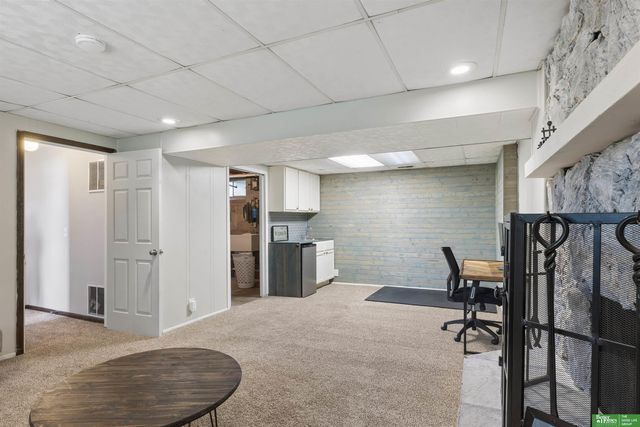 1329 S 162nd Avenue, Omaha, NE 68130