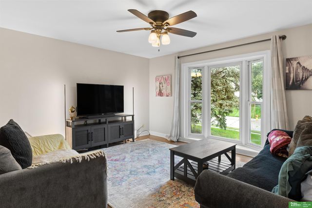 1329 S 162nd Avenue, Omaha, NE 68130