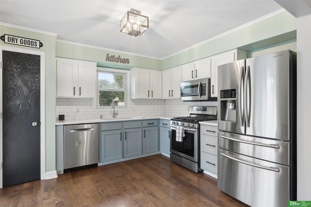 1329 S 162nd Avenue, Omaha, NE 68130