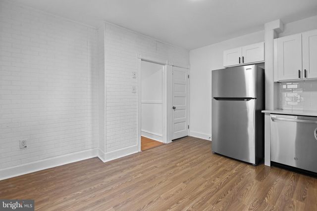 34 E HENDRICKSON AVE, Morrisville, PA 19067