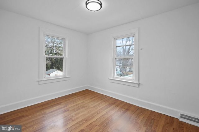 34 E HENDRICKSON AVE, Morrisville, PA 19067