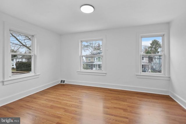 34 E HENDRICKSON AVE, Morrisville, PA 19067