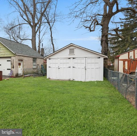 34 E HENDRICKSON AVE, Morrisville, PA 19067