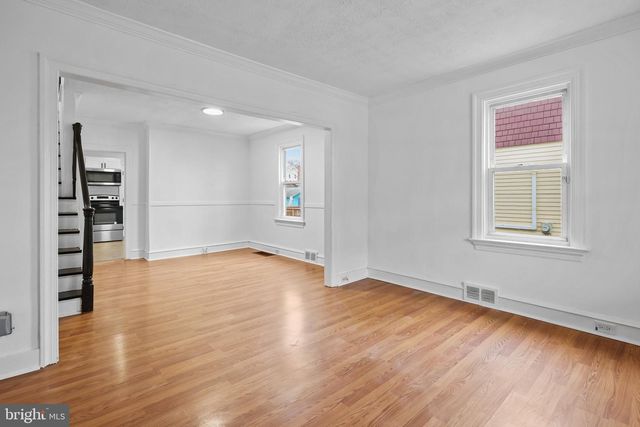 34 E HENDRICKSON AVE, Morrisville, PA 19067