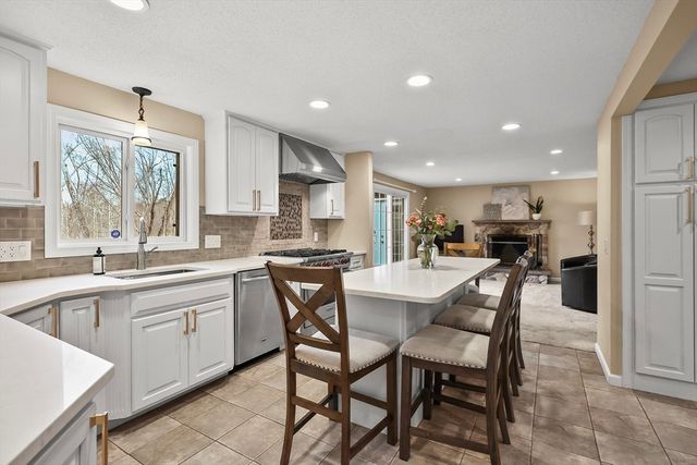 12 Old Carriage Drive, Wilbraham, MA 01095