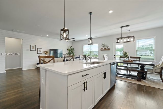 61 Dudley Ave, Okatie, SC 29909