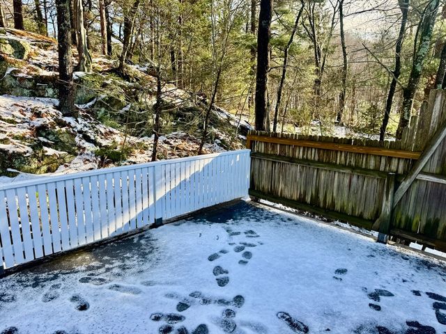 165 Grove B2, Westwood, MA 02090