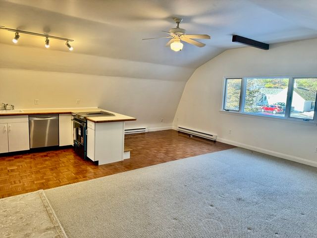 165 Grove B2, Westwood, MA 02090