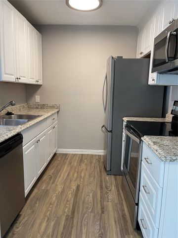 1516 Bay Area Boulevard F5, Houston, TX 77058