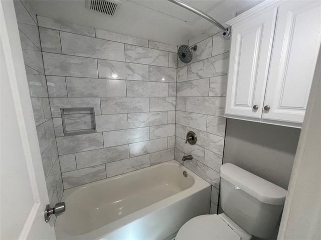 1516 Bay Area Boulevard F5, Houston, TX 77058