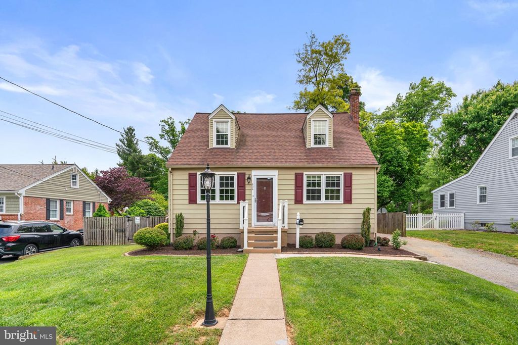 404 FOREST LN, Catonsville, MD 21228