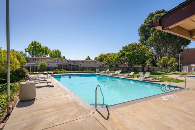1536 Day Avenue F, San Mateo, CA 94403