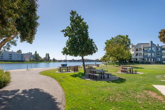 1536 Day Avenue F, San Mateo, CA 94403