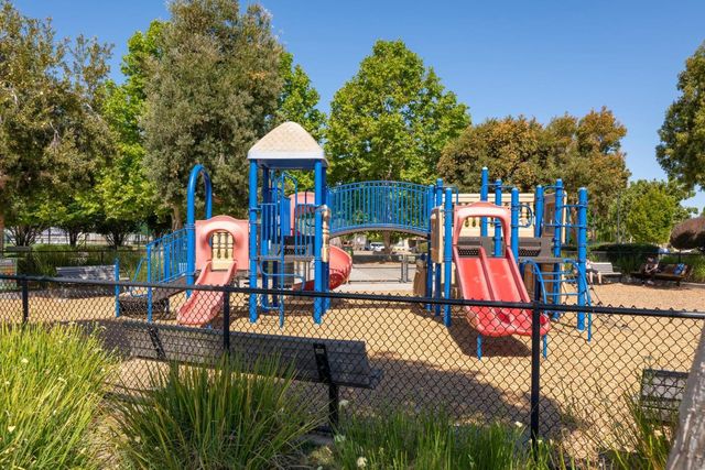1536 Day Avenue F, San Mateo, CA 94403