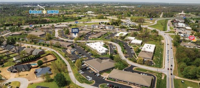 903 Beau Terre Drive 2, Bentonville, AR 72712