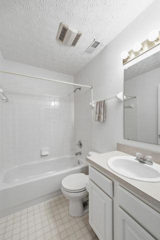6155 Glenvillage Drive, Dublin, OH 43016