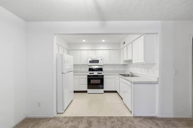 6155 Glenvillage Drive, Dublin, OH 43016