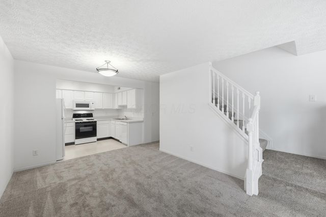 6155 Glenvillage Drive, Dublin, OH 43016