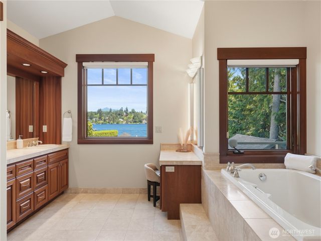 431 S Davies Road, Lake Stevens, WA 98258