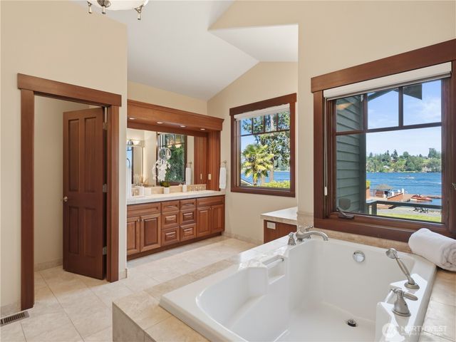 431 S Davies Road, Lake Stevens, WA 98258