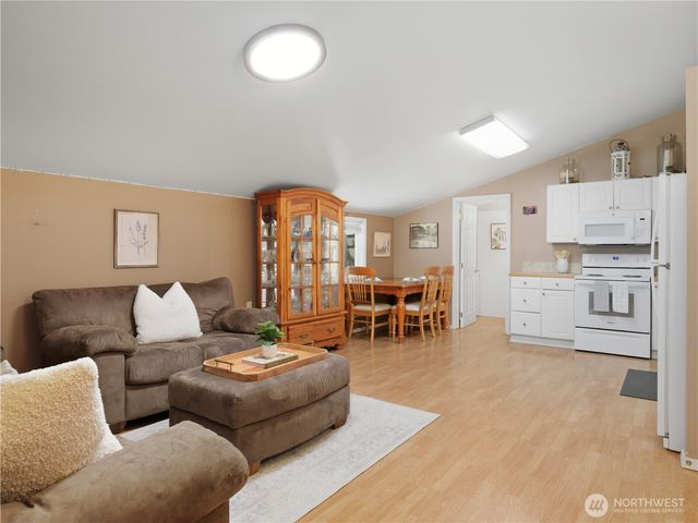 431 S Davies Road, Lake Stevens, WA 98258
